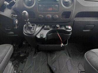 2013-renault-master-1429318-45841978