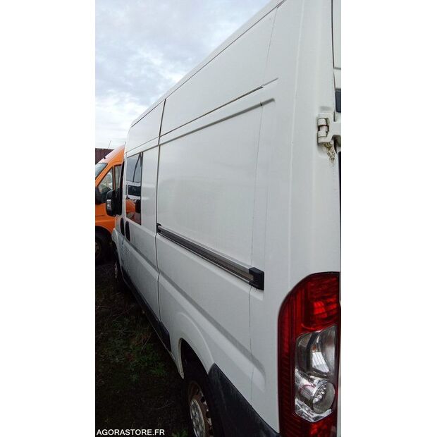 2011 Peugeot BOXER-45842176