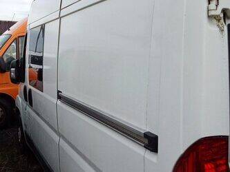 2011-peugeot-boxer-1429330-45842176