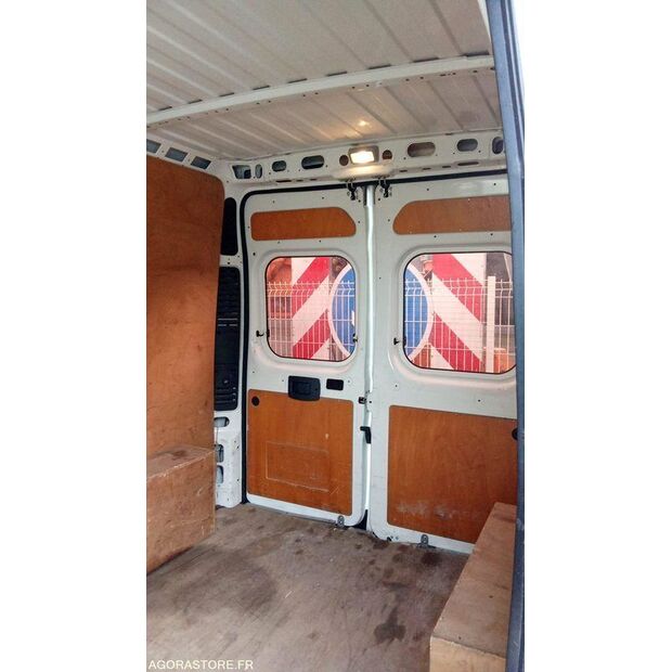 2011 Peugeot BOXER-45842177