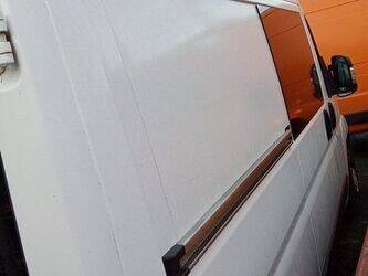 2011-peugeot-boxer-1429330-45842183