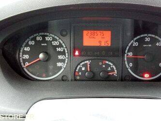 2011-peugeot-boxer-1429330-45842184