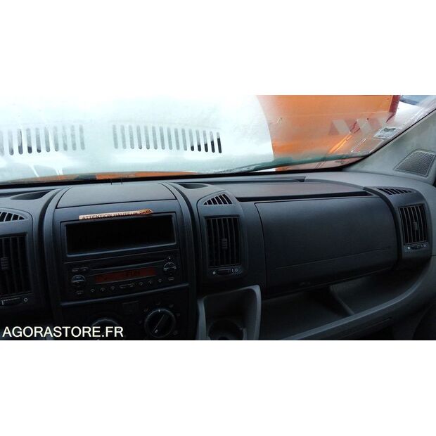 2011 Peugeot BOXER-45842186