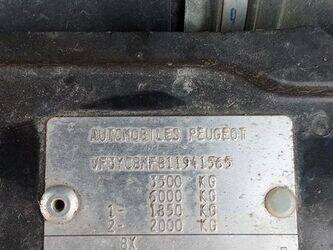 2011-peugeot-boxer-1429330-45842187