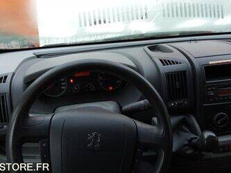 2011-peugeot-boxer-1429330-45842192