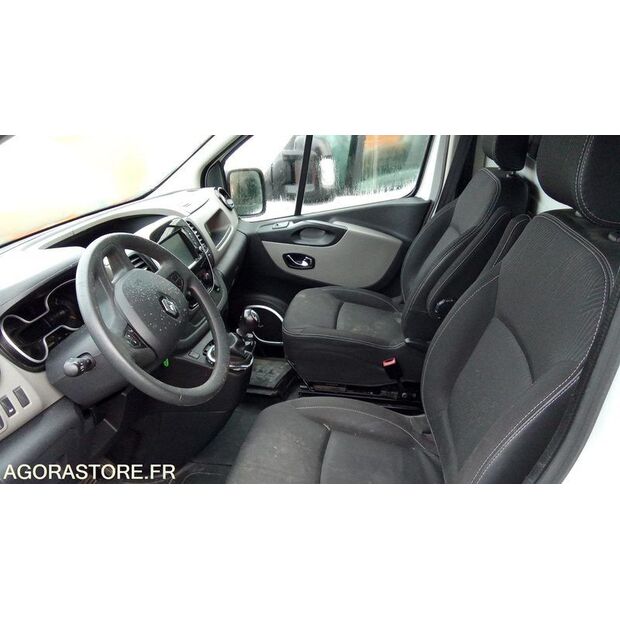 2015 Renault Trafic-45842285