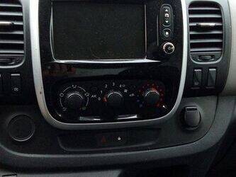 2015-renault-trafic-1429341-45842293