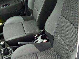 2011-peugeot-207-1429342-45842298