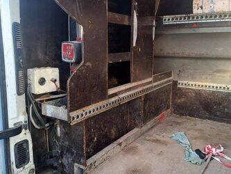 2013-renault-master-1429350-45842415