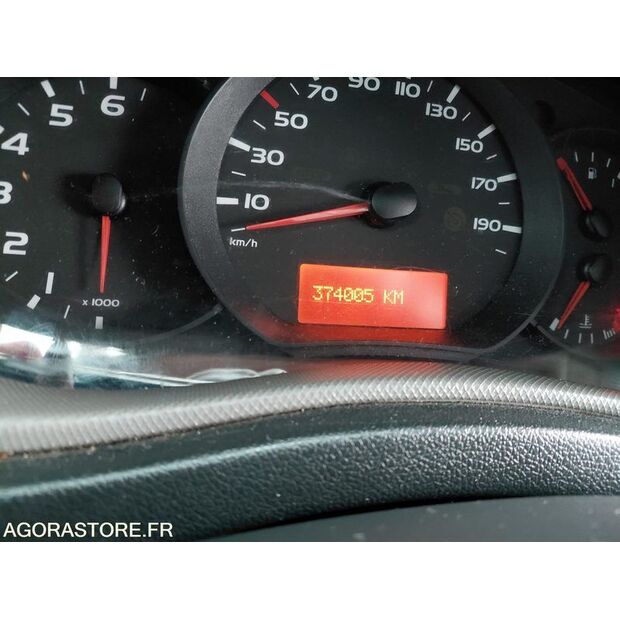 2014 رينو Master-45842676