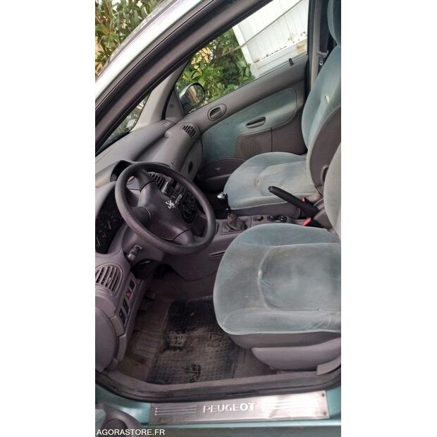 1998 Peugeot 206-45842823