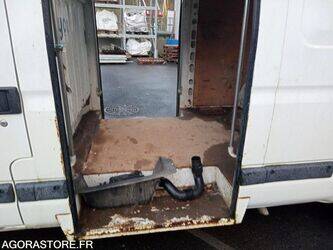 2010-renault-master-1429387-45842831
