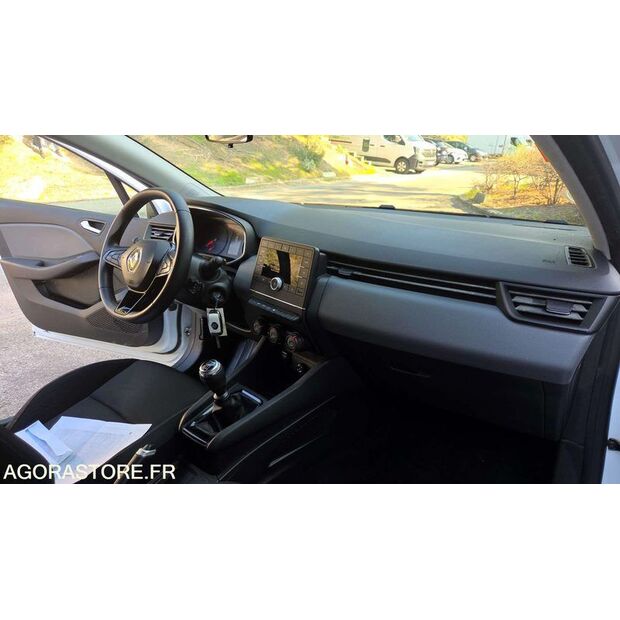 2020 Renault Clio-45842875