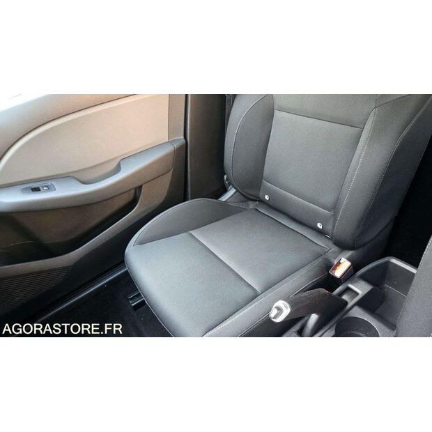 2020 Renault Clio-45842881