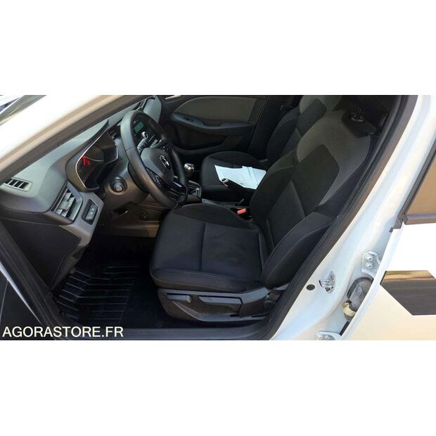 2020 Renault Clio-45842883