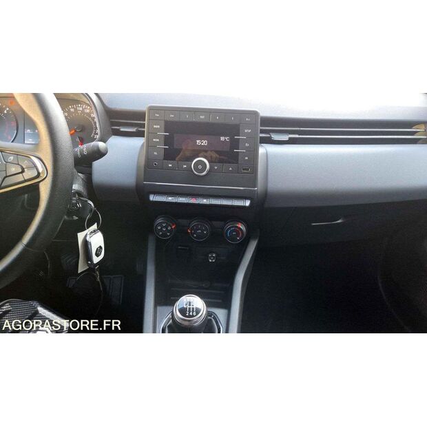2020 Renault Clio-45842884