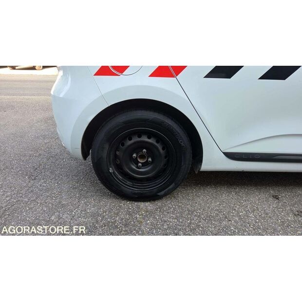 2020 Renault Clio-45842890