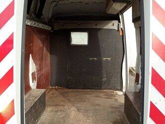 2009-renault-trafic-1429391-45842903