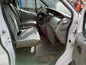 2009-renault-trafic-1429391-45842904