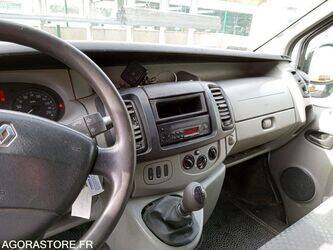 2009-renault-trafic-1429391-45842907