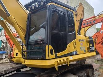 2023-crawler-excavator-pc200-45843311