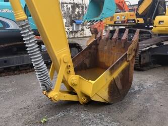2023-crawler-excavator-pc200-45843313
