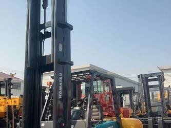 صورة ل رافعات شوكية 2020 كوماتسو 7 Ton