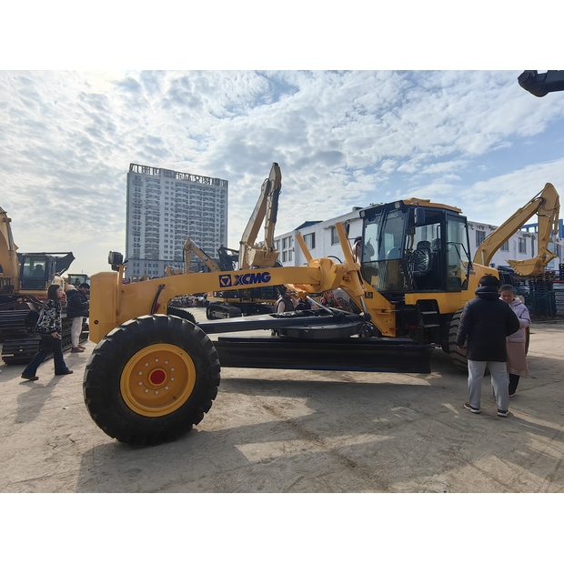 2024 اكس سي ام جي GR1803-45843361