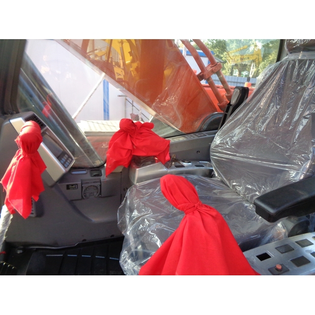 2023 Doosan DX300-45843406