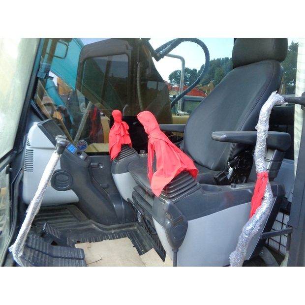 2023 كوماتسو PC220-8US-45843475