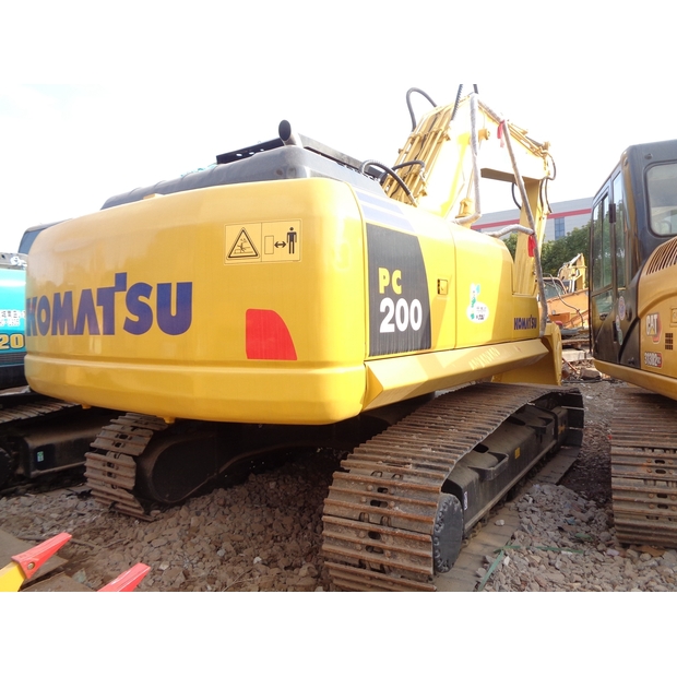 2023 كوماتسو PC220-8US-45843477