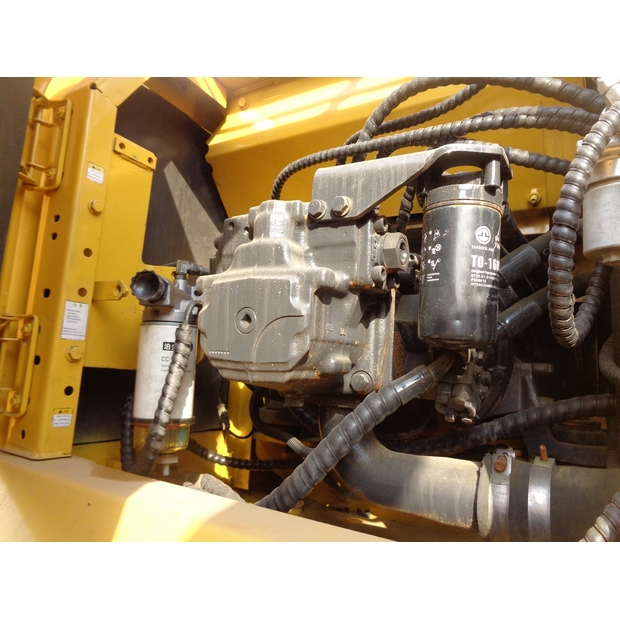 2023 كوماتسو PC220-8US-45843478