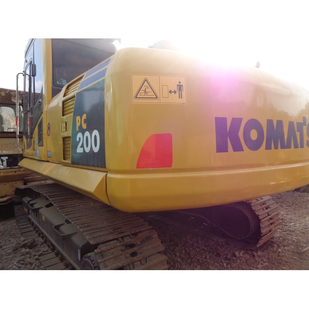 2023 كوماتسو PC220-8US-45843479