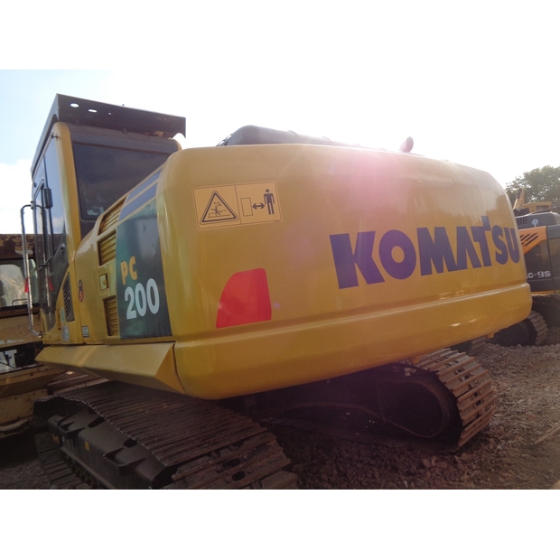 2023 كوماتسو PC220-8US-45843480