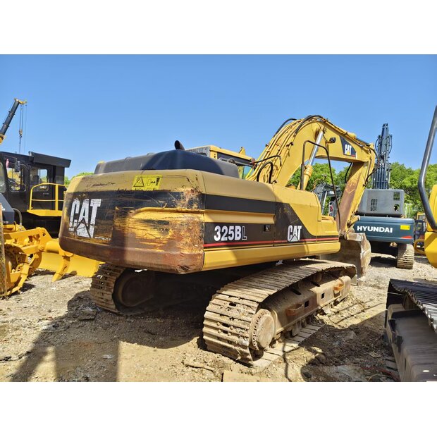 2019 Caterpillar 325B-45844839