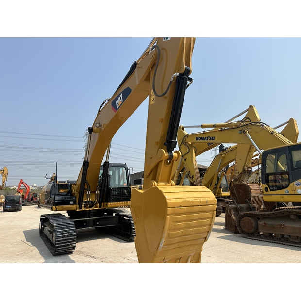 2024 Caterpillar 330D-45845153