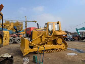 صورة ل جرارات 2010 كاتربيلر D6N