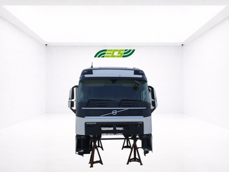 صورة ل كابينة Volvo Cab للبيع في الإمارات العربيّة المتّحدة