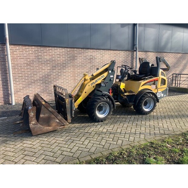 2016 MUSTANG-45851801