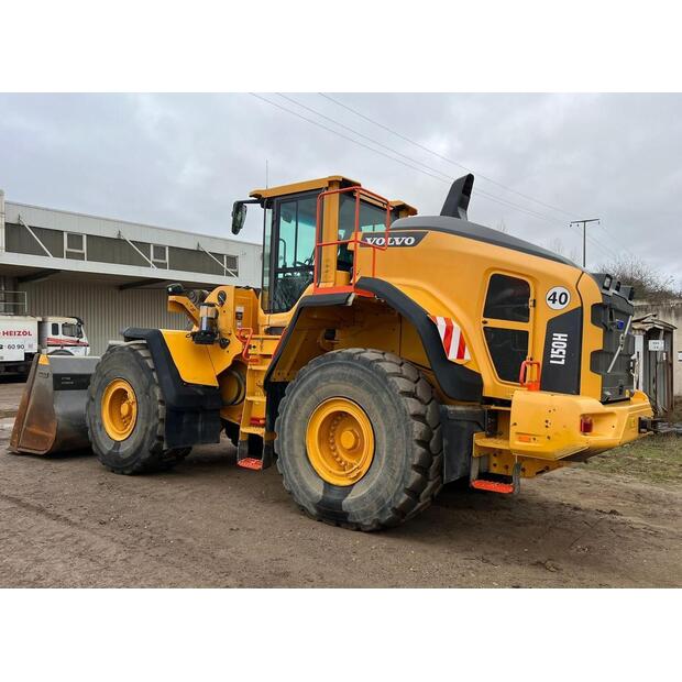 2020 فولفو L150H-45854548