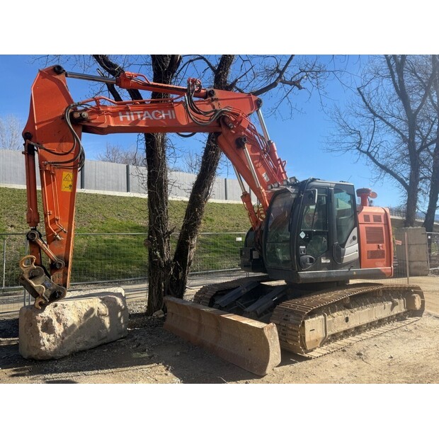 2014 Hitachi ZX225USRLC-5B-45854677