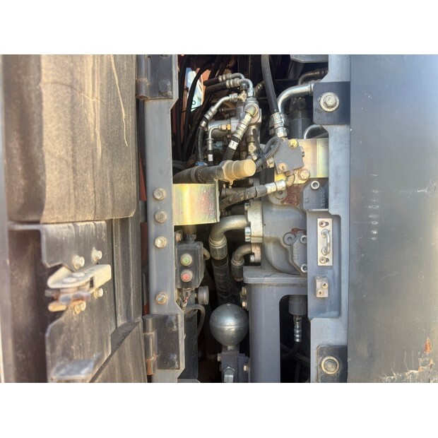 2014 Hitachi ZX225USRLC-5B-45854683