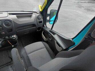 2013-renault-master-1429318-45861276