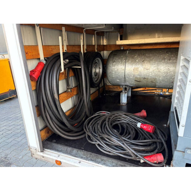 2016 BCW D22-45861987