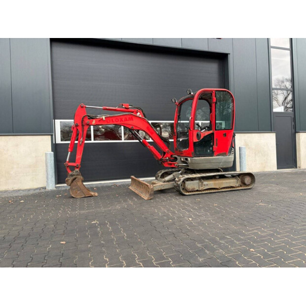 2017 جيه سي بي 8025-45861992