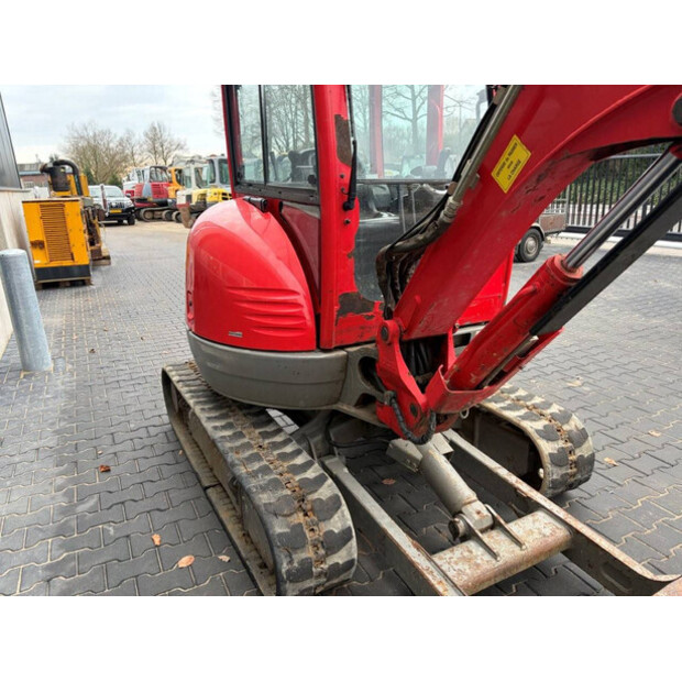 2017 جيه سي بي 8025-45862000