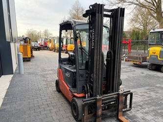 2017-toyota-8fbm20t-1429720-45862027