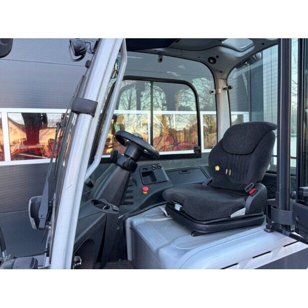 2018 Still RX 60-40-45862086