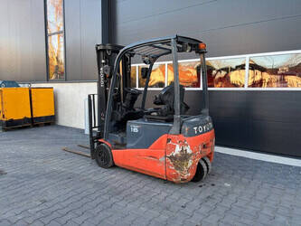 2015-toyota-8fbet16-1429724-45862096