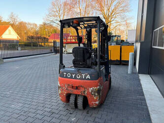 2015-toyota-8fbet16-1429724-45862097